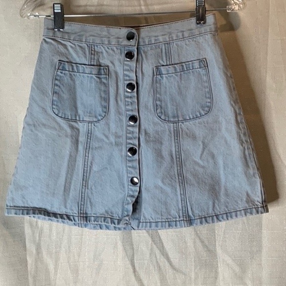 BDG Stone Washed Snap Front Light Denim Jean Pocketed Mini Skirt size XS